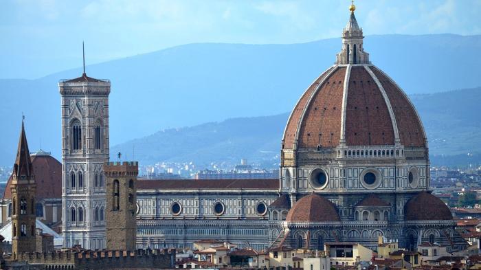 Florenz 18 verfügbare Orte zur Gepäckaufbewahrung