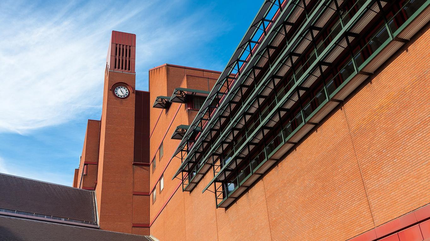 The world’s luggage storage network