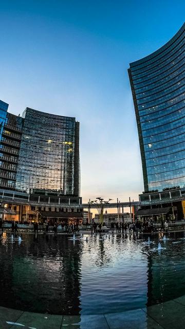 Piazza Gae Aulenti