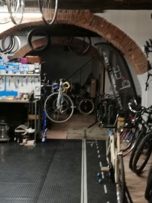 安菲特罗广场行李寄存
