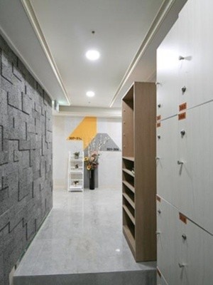 Luggage Storage Lotte World