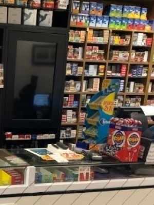 荷物預かり記念碑駅