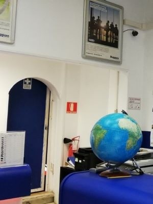 荷物預かりリボルノ駅