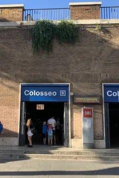 Kolosszeum luggage storage