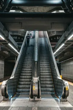國會山莊站 luggage storage