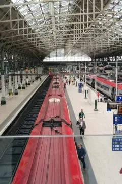 皮卡迪利车站 luggage storage