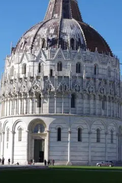 Pisa Piazza del Duomo luggage storage