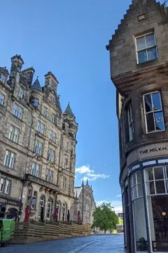 Edinburgh Old Town luggage storage