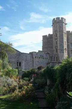 Hrad Windsor luggage storage