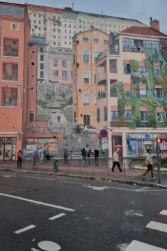特雷奥广场（Place des Terreaux luggage storage