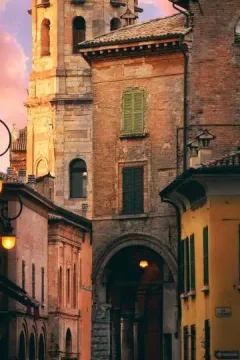 Reggio Emilia Old Town luggage storage