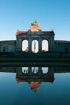 Parc de Cinquantenaire luggage storage
