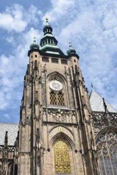 St. Vitus-katedralen luggage storage