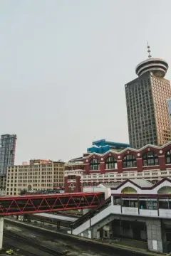 Granville Island luggage storage
