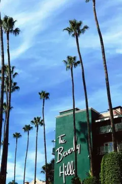 Beverly Hills luggage storage