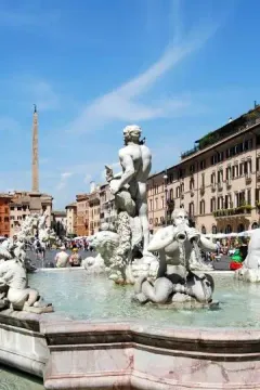 Navona tér luggage storage