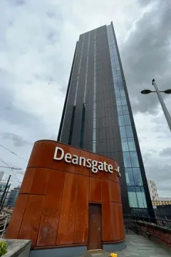 Deansgate luggage storage