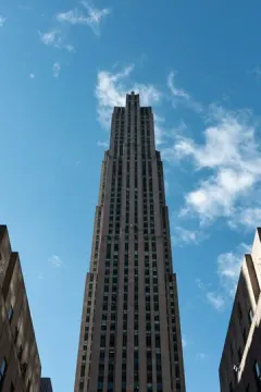Rockefeller Center luggage storage