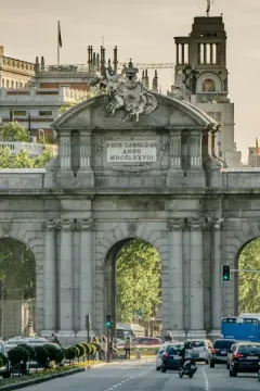 Plaza de Castilla luggage storage