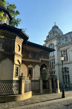 Bucharest Old Town luggage storage