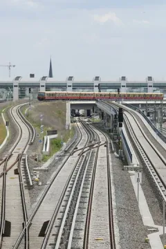 Ostkreuz Berlin luggage storage