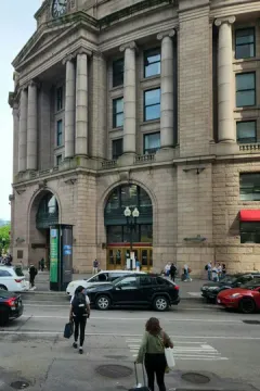 Boston South Station luggage storage