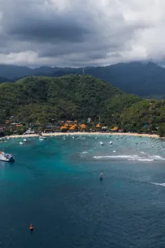 Main Beach luggage storage