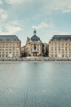 Place de la Bourse luggage storage